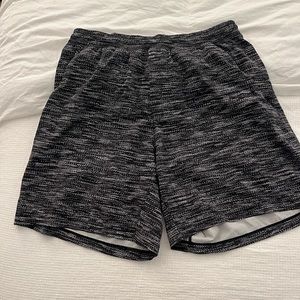 MENS lululemon liner-less place breaker shorts